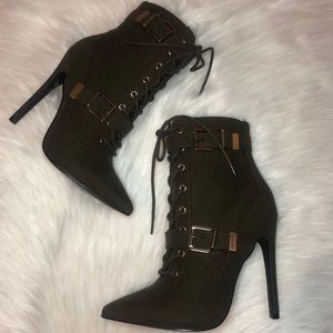 Dark green high-heeled booties